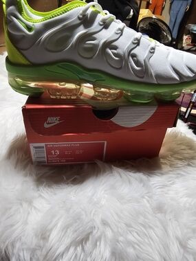 Nike Air VaporMax Plus White & Volt Green Sneakers